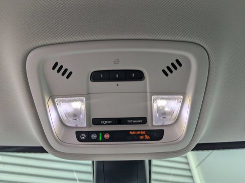 Used 2021 Chevrolet Traverse LT w/ LPO, 'HIT The Road' Package AWD/4WD image 28