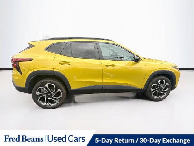 Used 2024 Chevrolet Trax RS w/ Sunroof Package FWD image 11