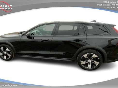 Used 2020 Volvo V60 T5 Cross Country w/ Protection Package Premier image 8