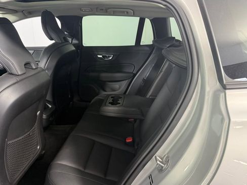 Used 2025 Volvo V60 B5 Cross Country Plus image 25