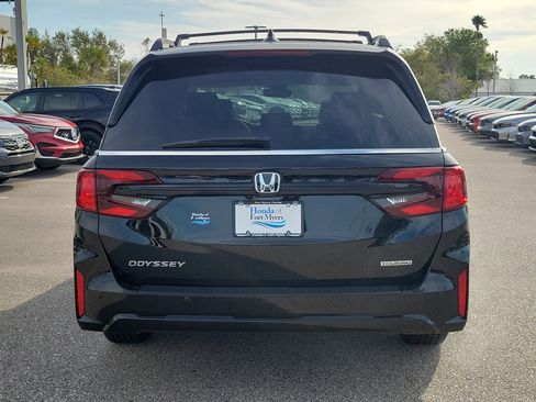 New 2026 Honda Odyssey Touring image 6
