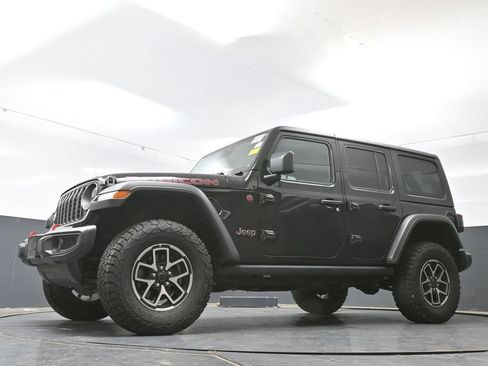 Used 2025 Jeep Wrangler Unlimited Rubicon AWD/4WD image 28