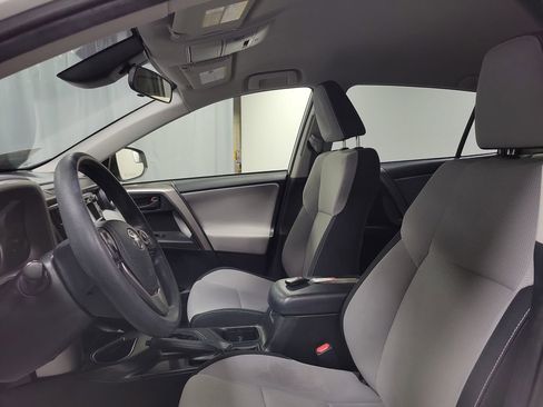 Used 2018 Toyota RAV4 LE image 12