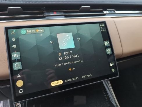 Used 2024 Land Rover Range Rover Sport Dynamic SE image 17