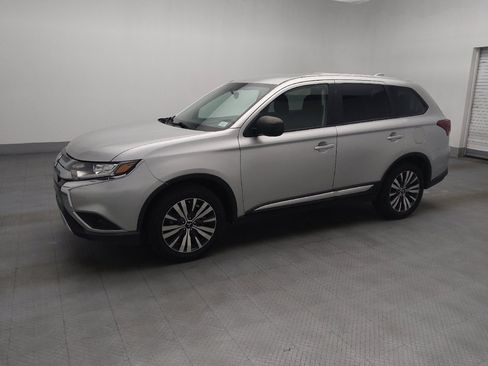 Used 2019 Mitsubishi Outlander ES FWD image 2