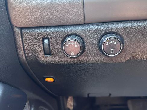 Used 2019 Chevrolet Colorado W/T AWD/4WD image 37