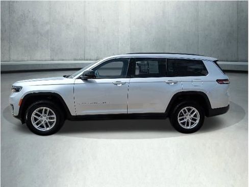 Used 2024 Jeep Grand Cherokee L Laredo AWD/4WD image 2