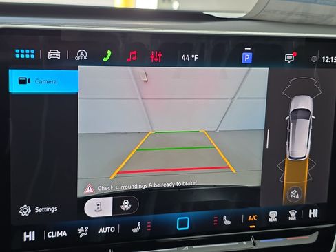 New 2026 Volkswagen Tiguan SE R-Line FWD image 23