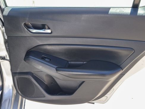 Used 2021 Nissan Altima 2.5 S FWD image 18