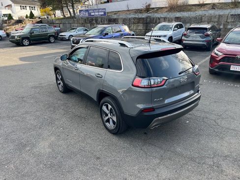 Used 2019 Jeep Cherokee Limited image 4