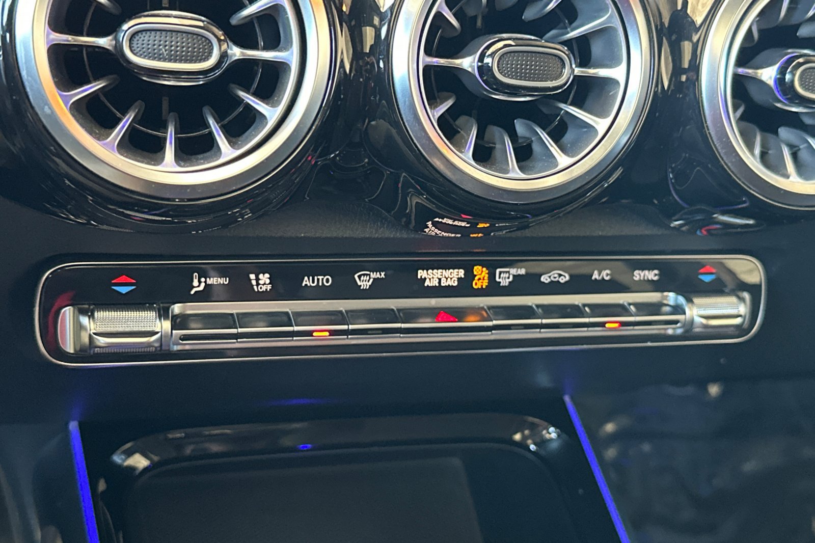 Used 2022 Mercedes-Benz GLB 250 4MATIC image 25