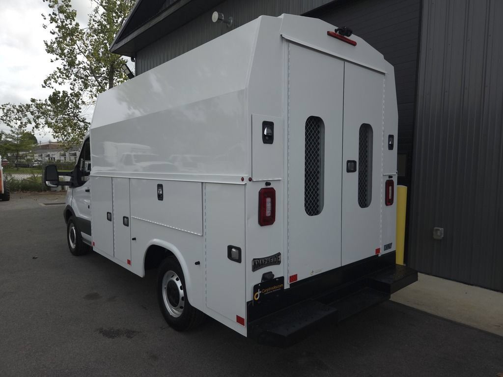 Used 2018 Ford Transit 250 138 RWD image 5