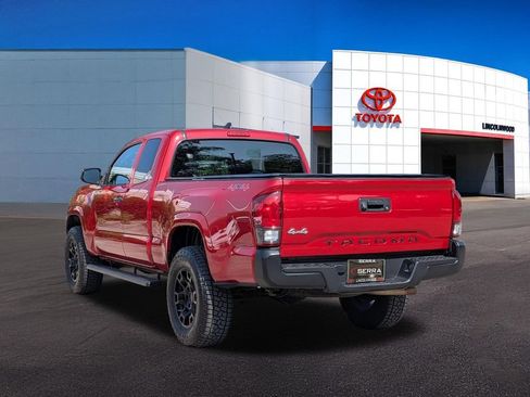 Used 2019 Toyota Tacoma SR AWD/4WD image 12