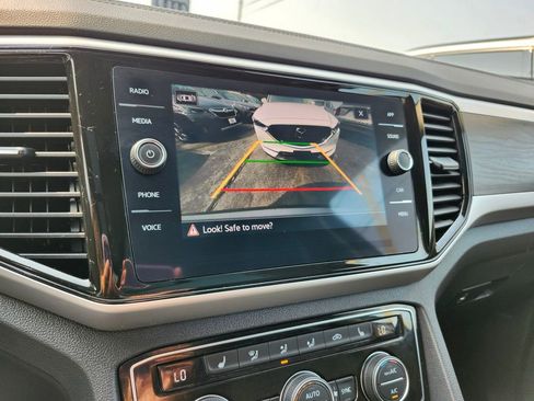 Certified 2023 Volkswagen Atlas SE w/ Panoramic Sunroof Package image 12