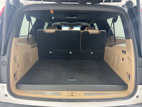 Used 2019 Cadillac Escalade ESV Platinum AWD/4WD image 26
