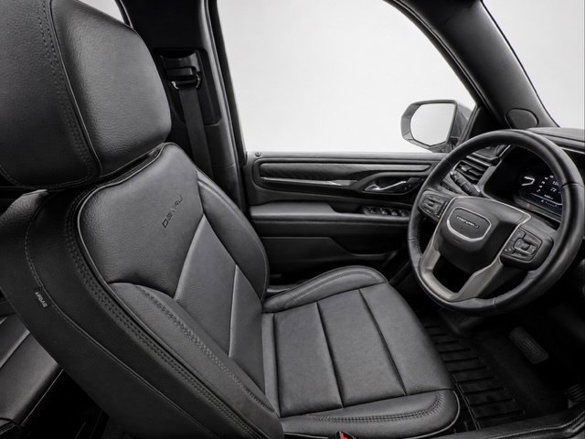 Certified 2022 GMC Yukon Denali w/ Denali Premium Package AWD/4WD image 18