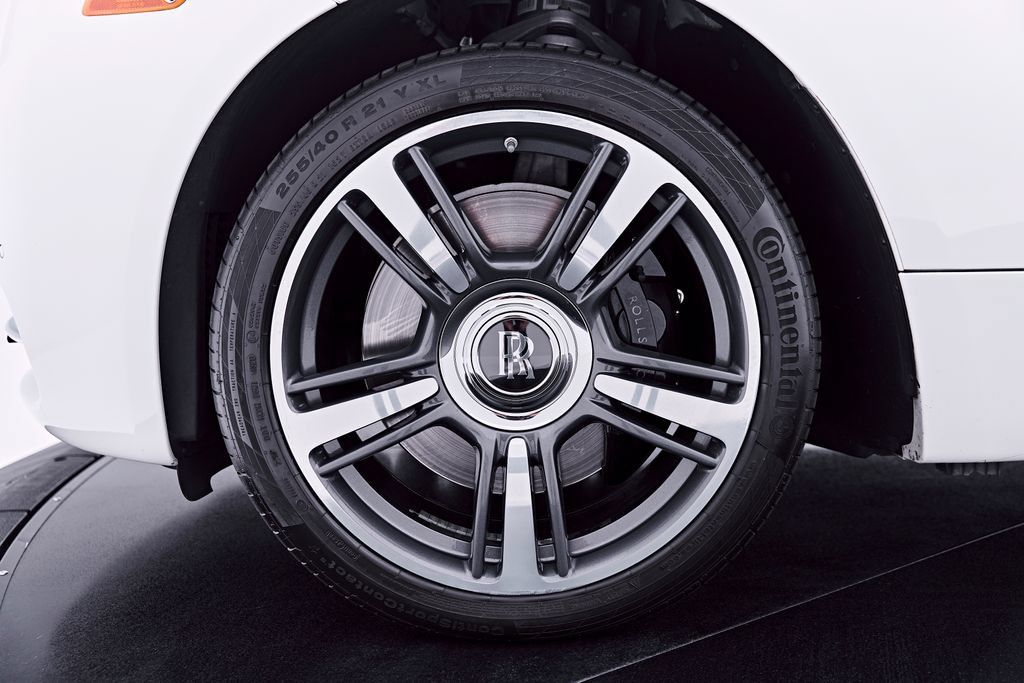 Used 2014 Rolls-Royce Wraith RWD image 3