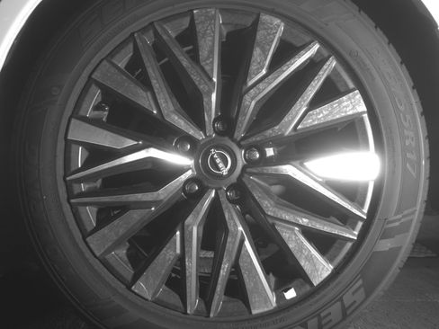 Used 2025 Nissan Altima 2.5 SV FWD image 14