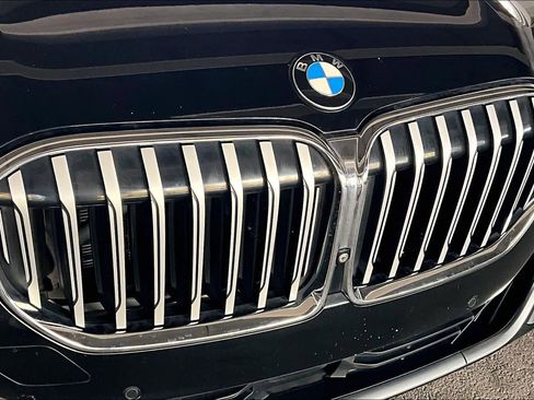 Used 2021 BMW 750i xDrive 750i xDrive w/ Luxury Rear Seating Package image 29