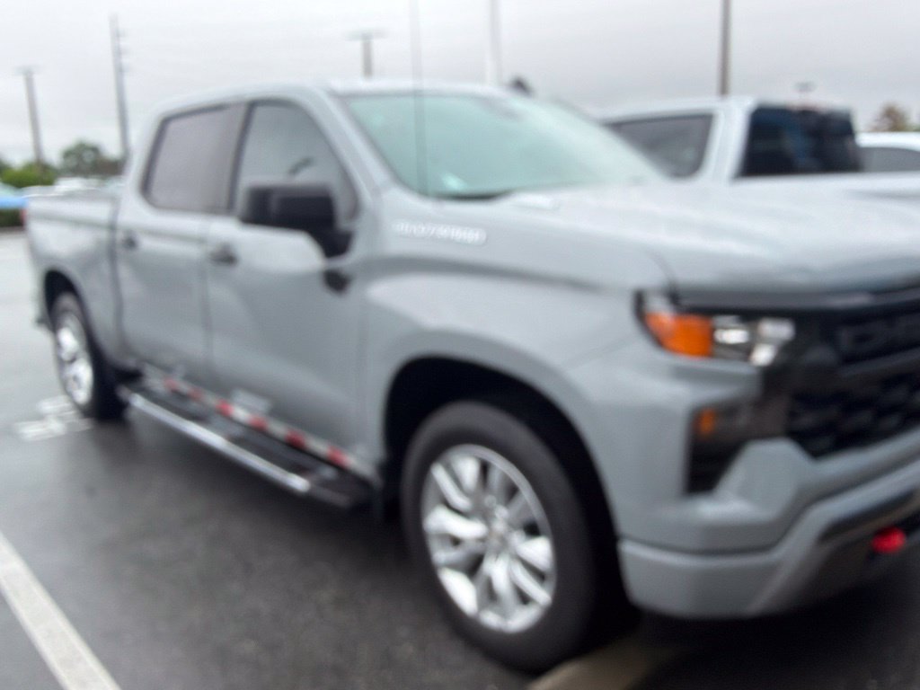 Used 2025 Chevrolet Silverado 1500 Custom RWD image 2