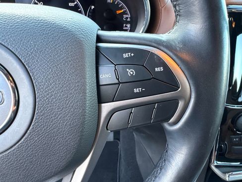 Used 2021 Jeep Grand Cherokee Overland image 28