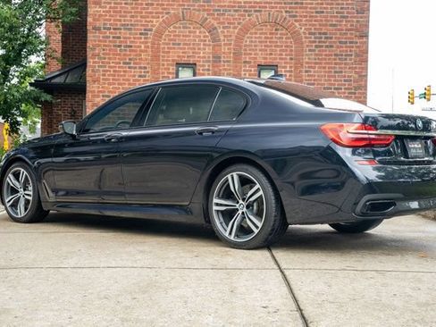 Used 2019 BMW 740i w/ Executive Package RWD image 7