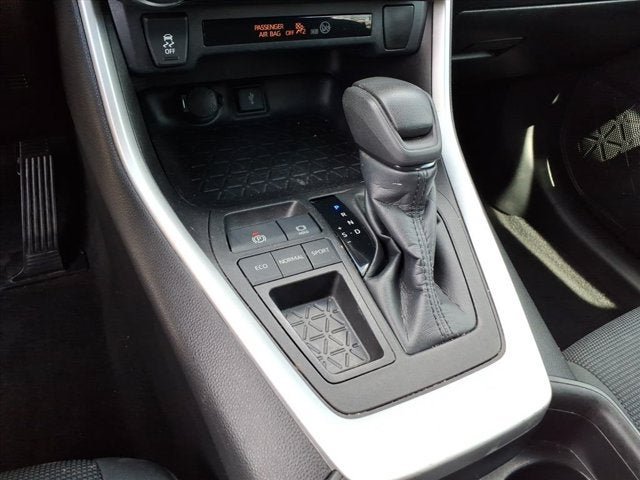 Used 2021 Toyota RAV4 LE w/ Carpet Mat Package (TMS) FWD image 16