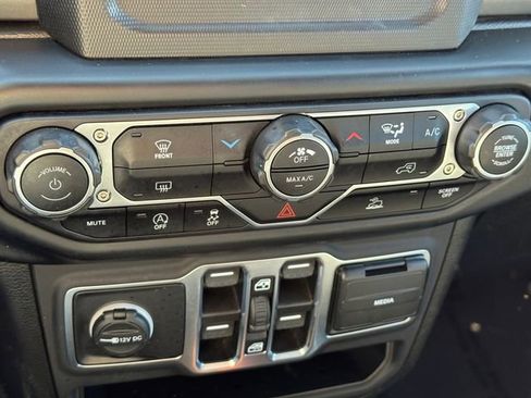 Used 2022 Jeep Wrangler Unlimited Sport image 20