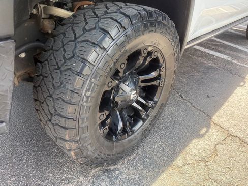 Used 2022 Chevrolet Silverado 2500 High Country w/ Z71 Off-Road Package AWD/4WD image 9