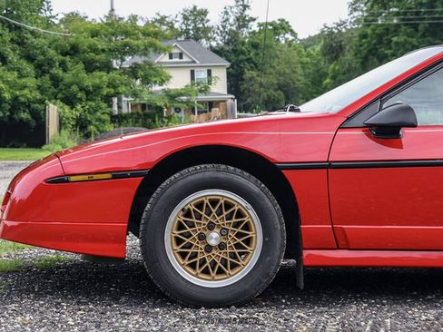 Used 1988 Pontiac Fiero GT RWD image 4