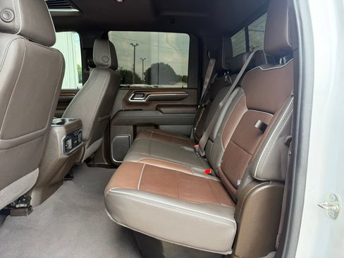 Used 2024 GMC Sierra 3500 Denali w/ Denali Reserve Package AWD/4WD image 21