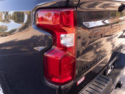 Used 2023 Chevrolet Silverado 1500 RST w/ Z71 Off-Road Package image 39