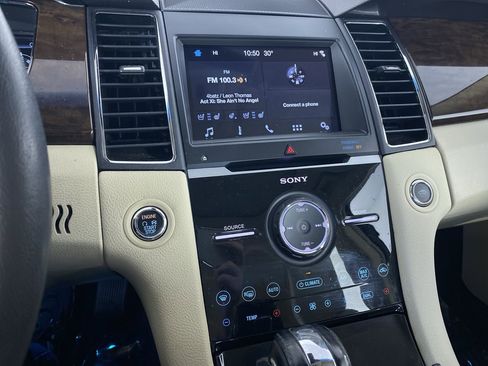 Used 2018 Ford Taurus Limited w/ Driver Assist Package image 5