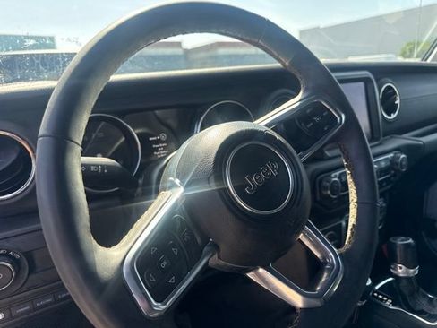 Used 2023 Jeep Wrangler Unlimited Sahara AWD/4WD image 10