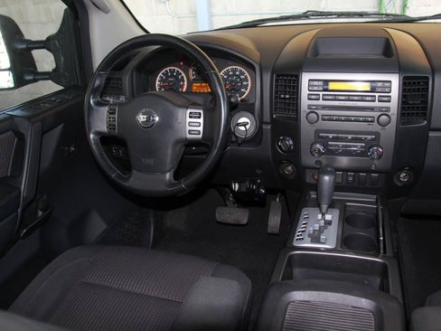 Used 2008 Nissan Titan SE AWD/4WD image 9