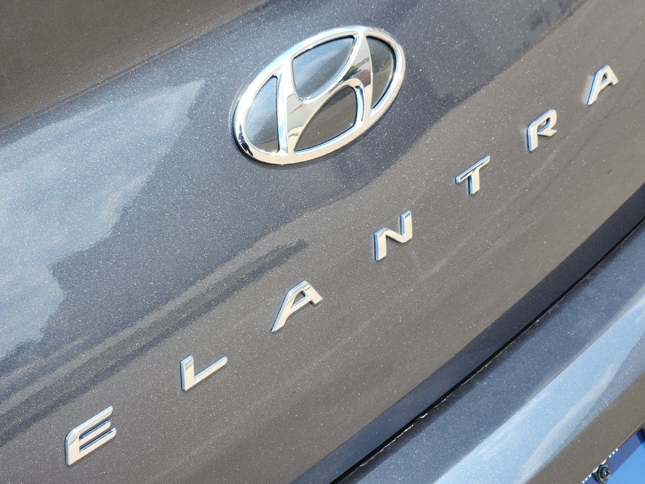 Used 2020 Hyundai Elantra SE FWD image 8