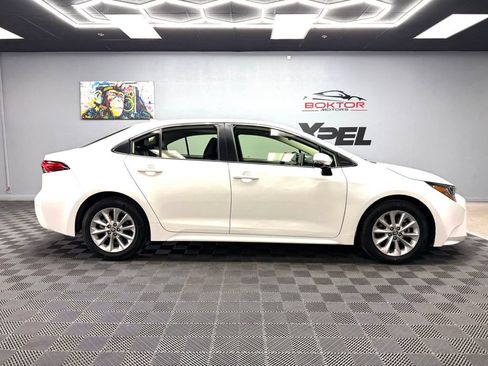 Used 2020 Toyota Corolla XLE w/ Carpet Mat Package (TMS) FWD image 17