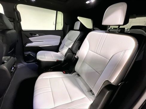 Used 2025 Chevrolet Traverse High Country w/ LPO, Floor Liner Package AWD/4WD image 32