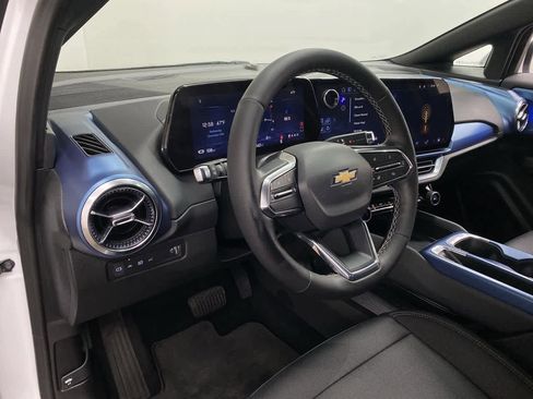 Used 2025 Chevrolet Equinox EV LT w/ Convenience Package image 2