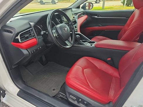 Used 2022 Toyota Camry XSE FWD image 9