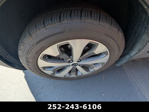 Used 2020 Kia Telluride EX w/ EX Premium Package AWD/4WD image 12
