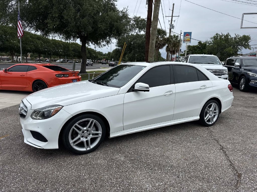 Used 2016 Mercedes-Benz E 400 Sedan image 3