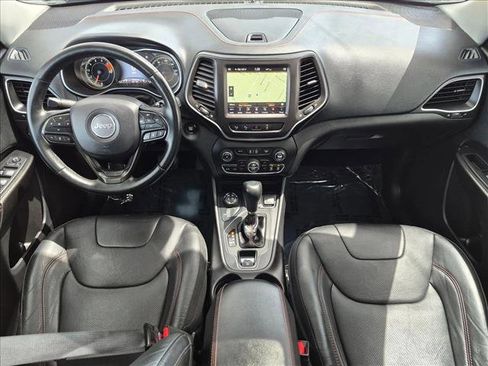 Used 2019 Jeep Cherokee Trailhawk AWD/4WD image 19