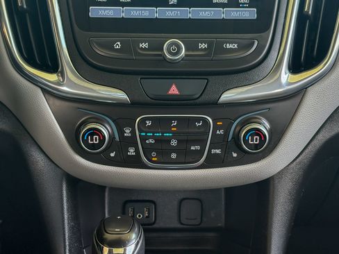 Used 2018 Chevrolet Equinox LT w/ Sun & Infotainment Package FWD image 15