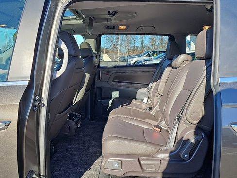 Used 2023 Honda Odyssey Touring image 12