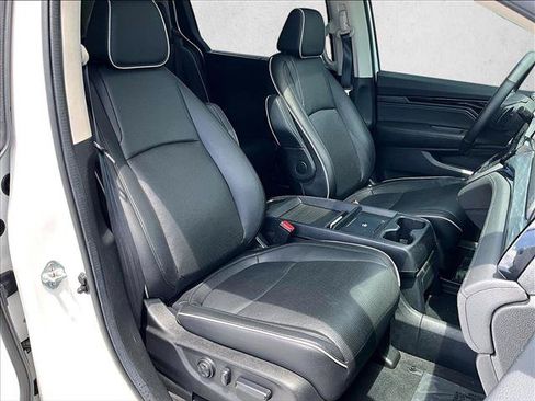 Used 2025 Honda Odyssey Elite image 9
