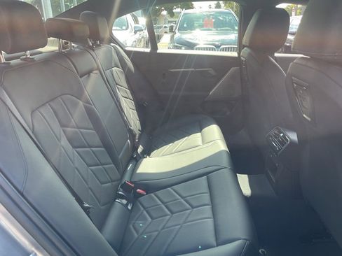 Used 2024 BMW i5 eDrive40i w/ Premium Package image 25