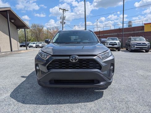 Used 2020 Toyota RAV4 XLE image 2