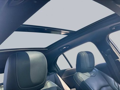 Certified 2023 Cadillac XT4 Luxury w/ Cold Weather Package FWD image 17