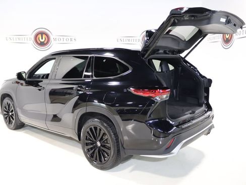 Used 2023 Toyota Highlander L image 29